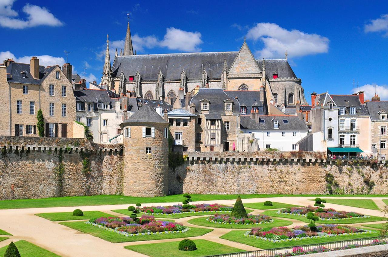 Studio Tout Confort Avec Vue Cathedrale A St Patern Vannes-Centre Daire Dış mekan fotoğraf